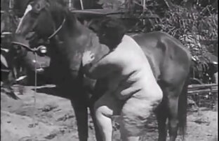 XXX Montar el pony cojiendo en un baño publico baloney # 16