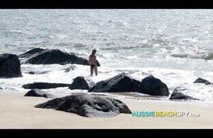 XXX Kerrie Lee en una piscina infantil cubierta de aceite videos de sexo real en publico