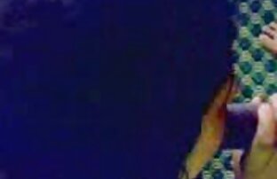 XXX Amateur adolescente chica golpeó en casa follando en publico amateur por su novio