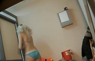 XXX Tatuado alemán Cutie juega xxx al publico con su coño